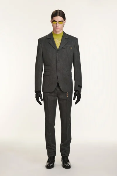 Look 16